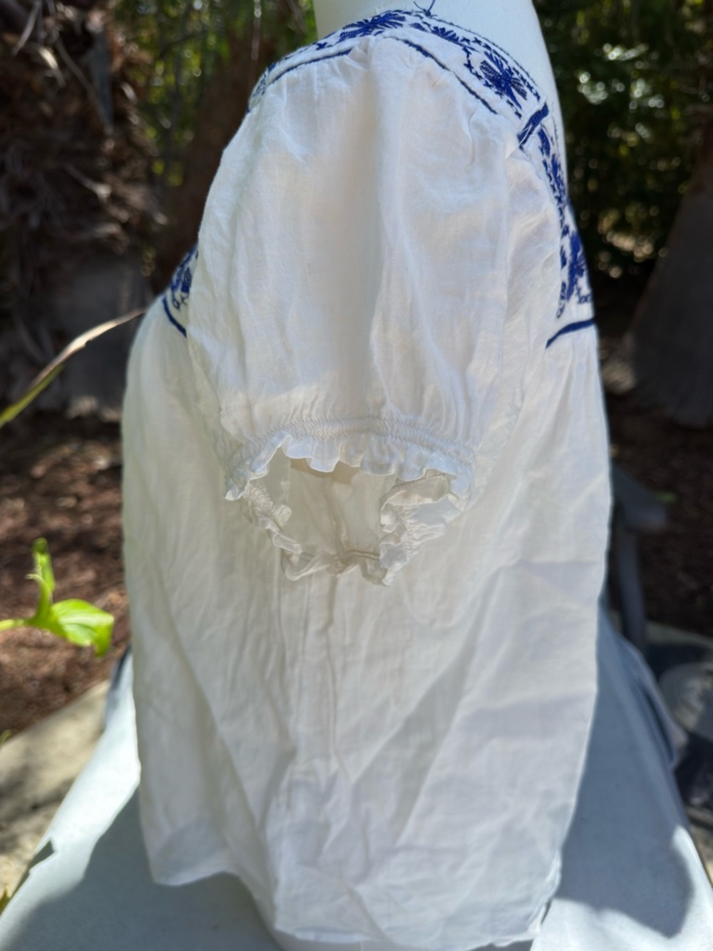 Forever 21 Embroidered Square Neck Puff Sleeve Top - Picture 3 of 7